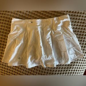Lululemon tennis skirt NWT PERFECT condition